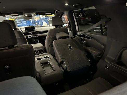 Certified 2023 Honda Pilot Sport image 26