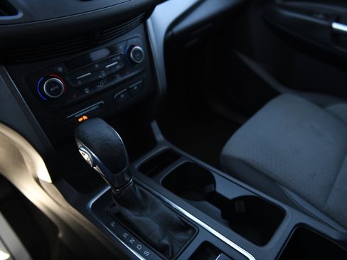 Used 2018 Ford Escape SE image 18