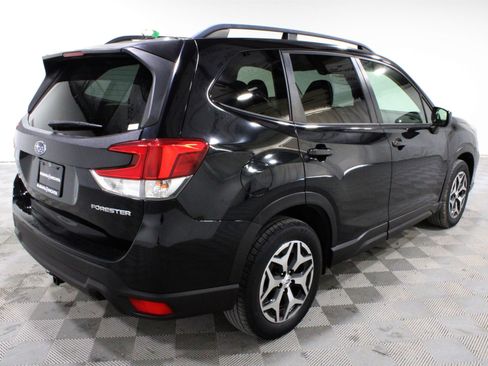 Used 2019 Subaru Forester Premium AWD/4WD image 27