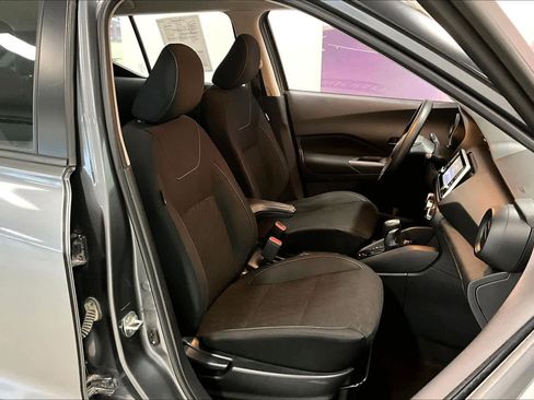 Used 2022 Nissan Kicks S image 12