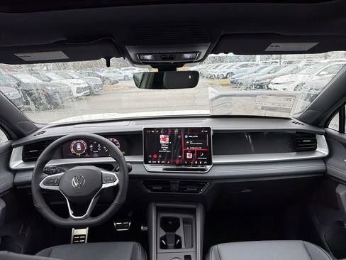 New 2026 Volkswagen Tiguan SE R-Line FWD image 22