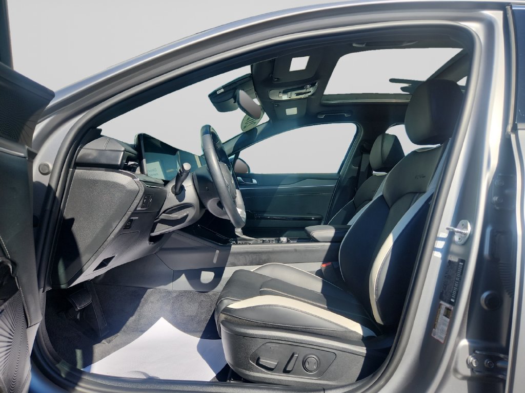 Certified 2025 Kia K5 GT-Line w/ GT-Line Premium Package AWD/4WD image 9