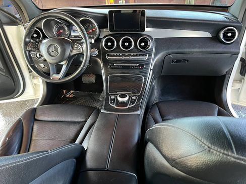 Used 2019 Mercedes-Benz GLC 300 w/ Premium Package image 15