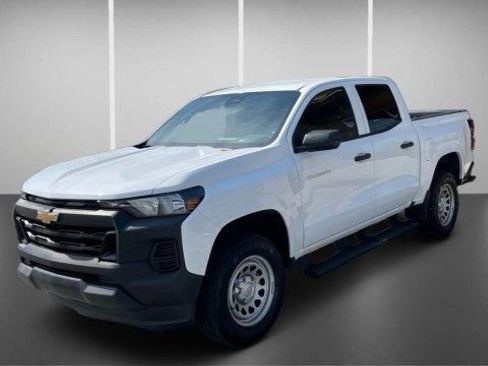 Used 2023 Chevrolet Colorado W/T image 3