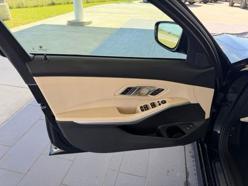 Used 2023 BMW 330i Sedan w/ Premium Package RWD image 13
