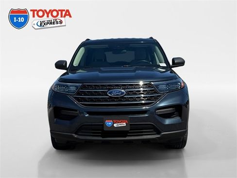 Used 2024 Ford Explorer XLT image 8