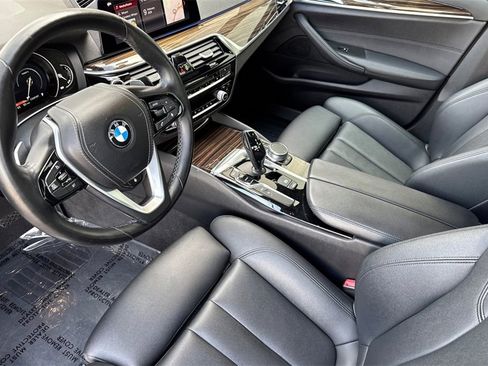 Used 2019 BMW 530e w/ Convenience Package image 12