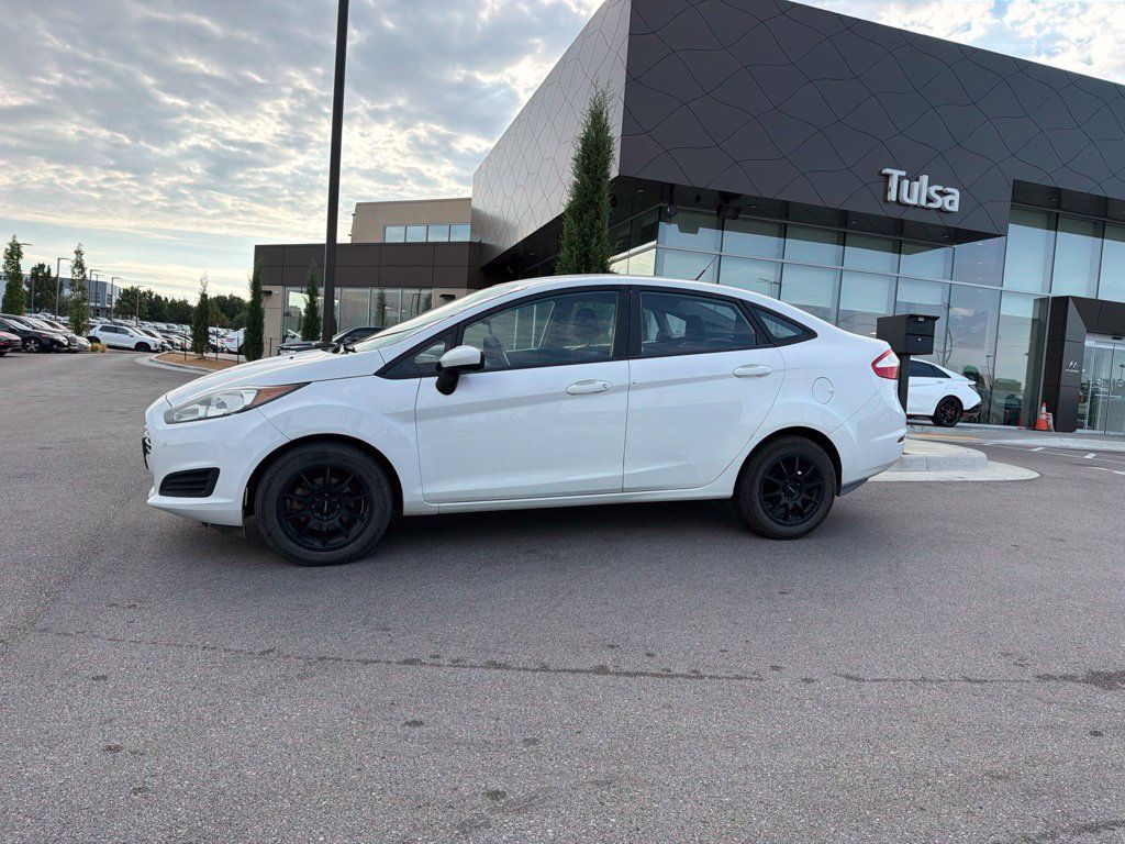 Used 2019 Ford Fiesta SE w/ Equipment Group 201A FWD image 3