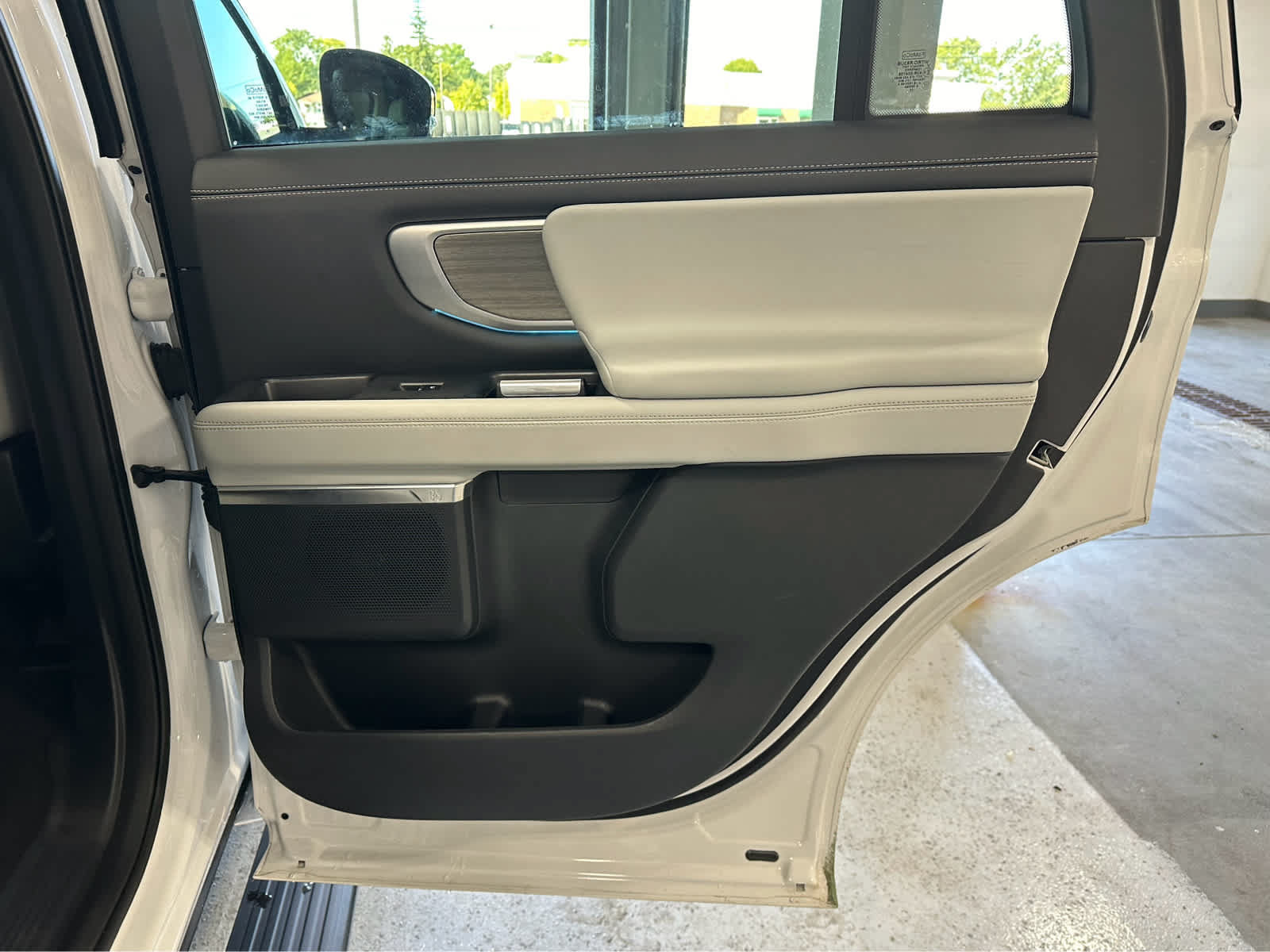 Certified 2025 Ford Expedition Platinum AWD/4WD image 40