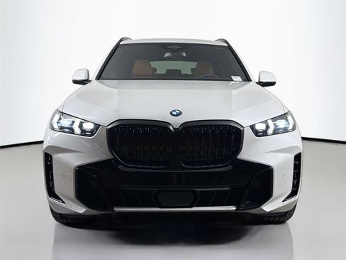 New 2026 BMW X5 xDrive40i w/ M Sport Package AWD/4WD image 2
