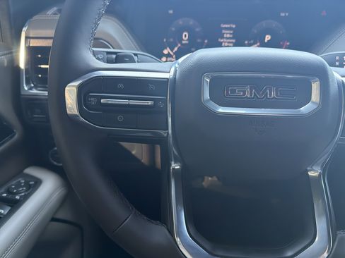 Used 2026 GMC Yukon XL Elevation image 19