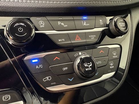 New 2027 Chrysler Pacifica Select FWD image 33