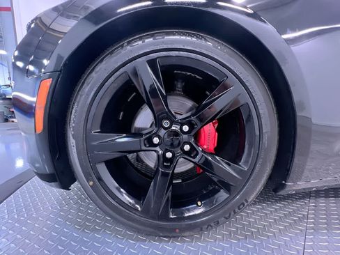 Used 2020 Chevrolet Camaro LT w/ RS Package RWD image 10