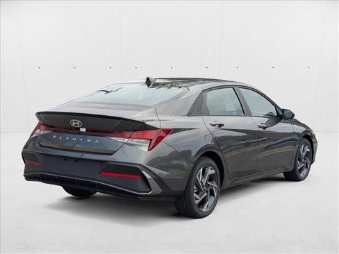 New 2025 Hyundai Elantra Sport image 2
