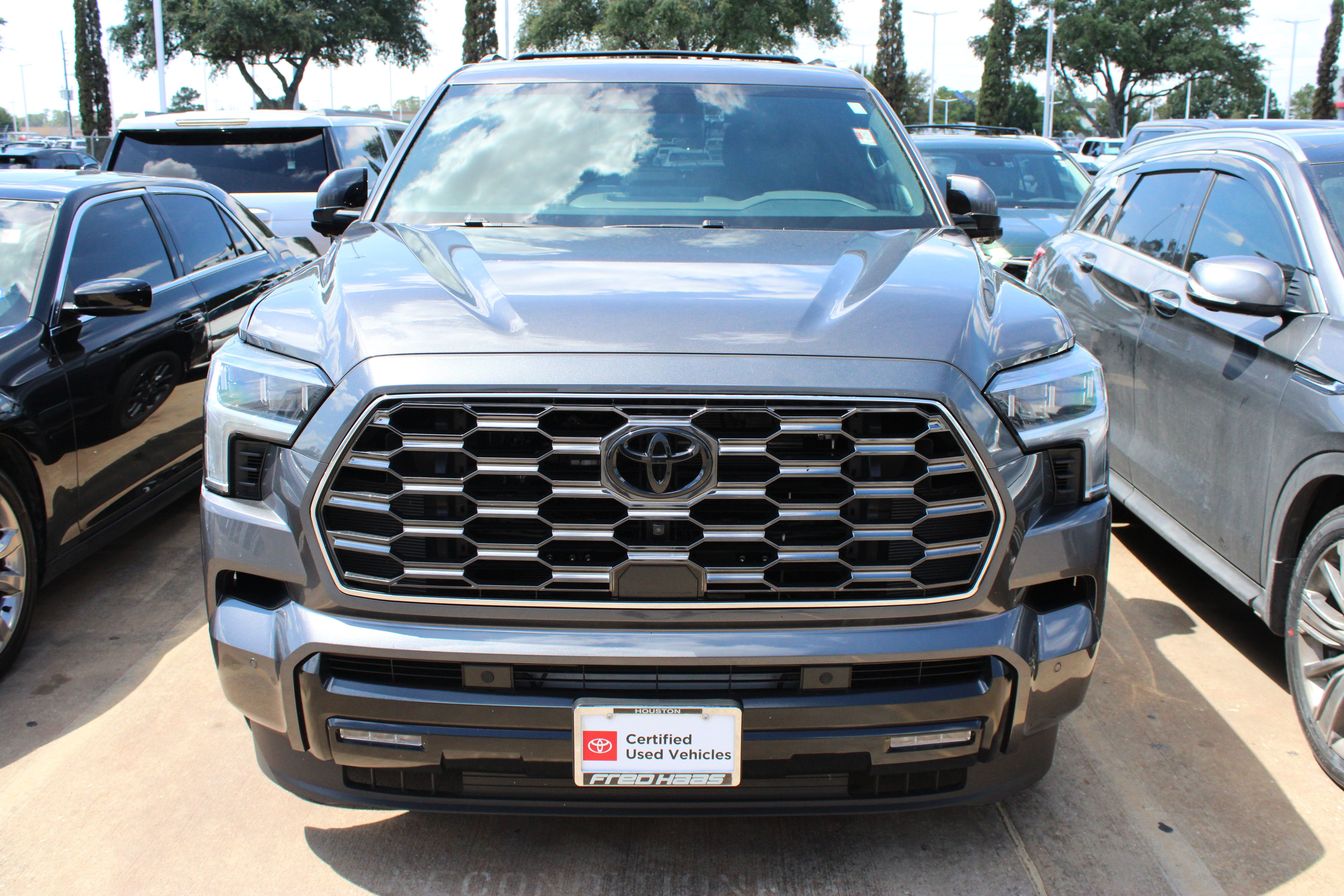 Used 2026 Toyota Sequoia Platinum AWD/4WD image 3