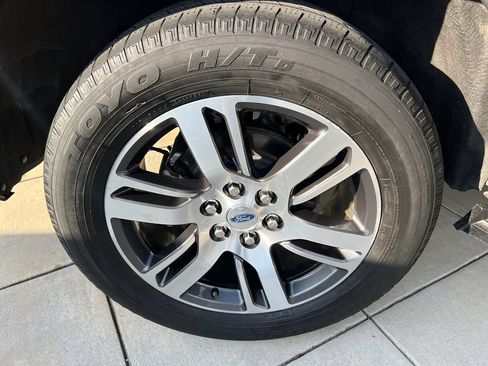 Used 2024 Ford Expedition Limited AWD/4WD image 8