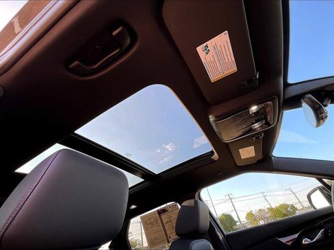 Used 2025 Chevrolet Blazer RS w/ Driver Confidence II Package image 30