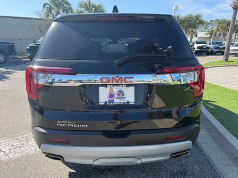 Used 2023 GMC Acadia SLE FWD image 4