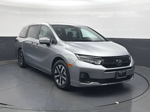 Used 2025 Honda Odyssey EX-L image 2
