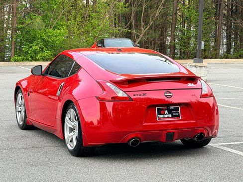 Used 2010 Nissan 370Z Touring RWD image 6