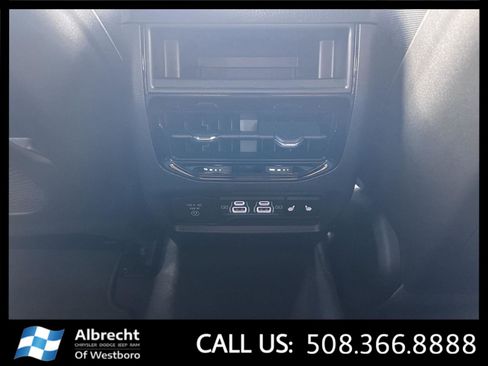 New 2025 Jeep Grand Cherokee Limited w/ Luxury Tech Group II image 19