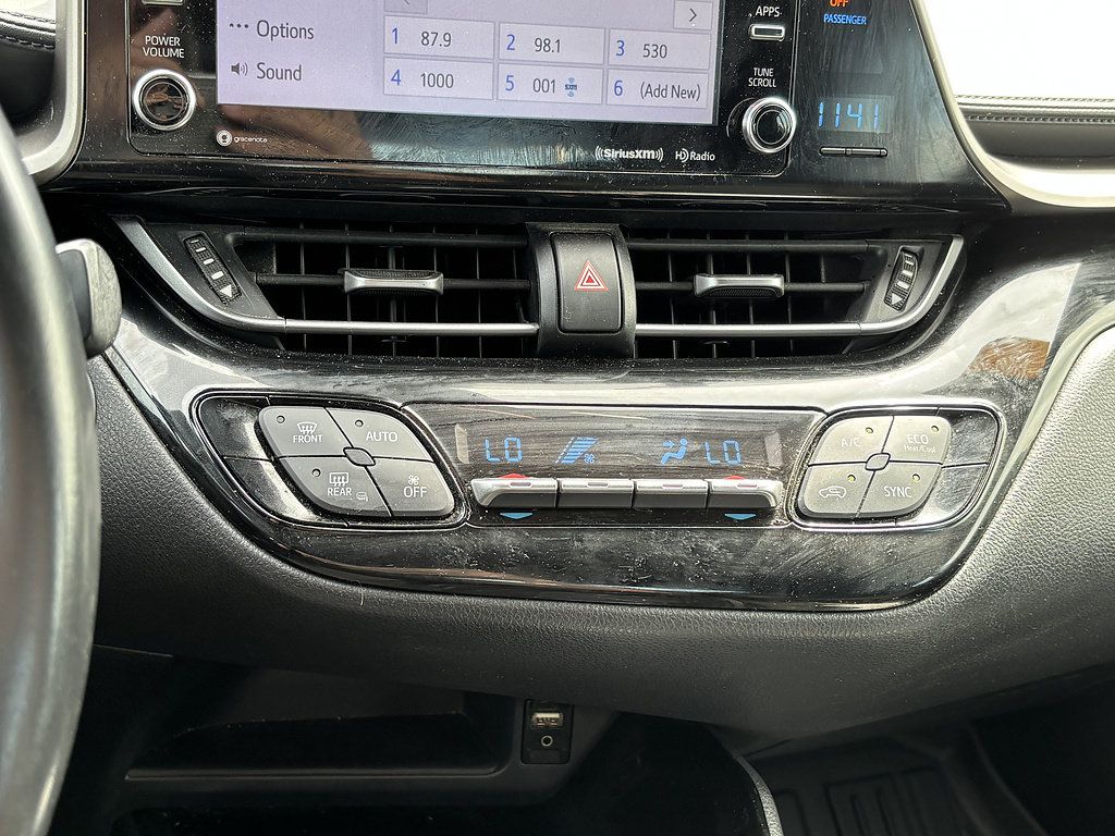 Used 2019 Toyota C-HR XLE FWD image 11