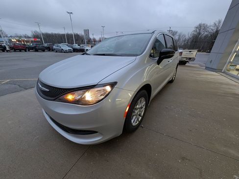 New 2026 Chrysler Voyager LX FWD image 10