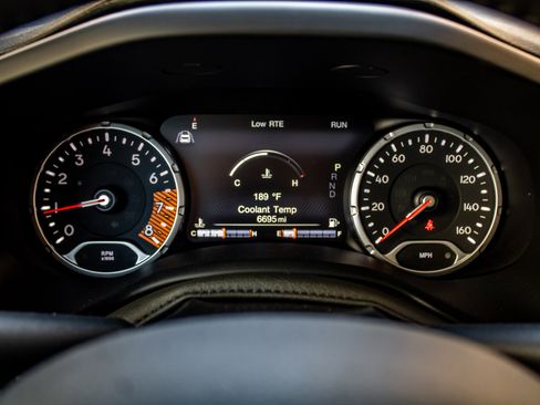 Used 2023 Jeep Renegade Limited image 27