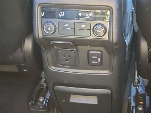 Used 2017 GMC Acadia SLT image 25