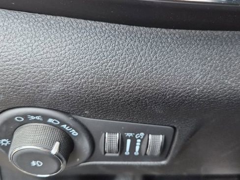 Used 2022 Jeep Compass Limited AWD/4WD image 11