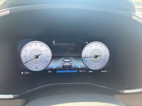 Used 2023 Hyundai Santa Fe Limited image 2