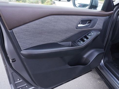 Certified 2023 Nissan Rogue SV image 14