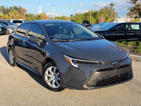 Used 2026 Toyota Corolla LE image 31