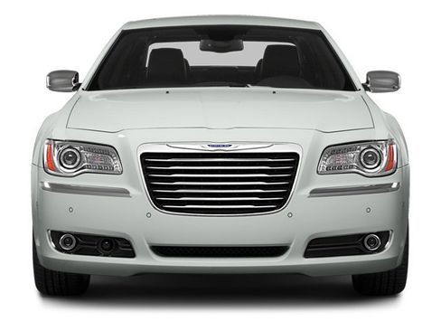 Used 2014 Chrysler 300 C image 9