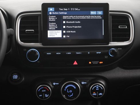 Certified 2024 Hyundai Venue SEL FWD image 16