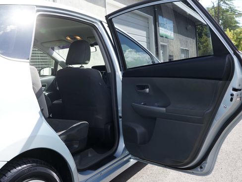 Used 2014 Toyota Prius V Three image 30