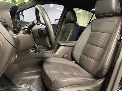 Used 2023 Chevrolet Equinox RS FWD image 5