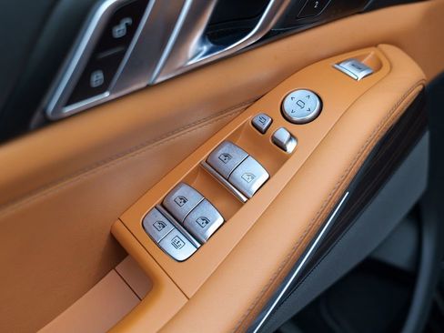 Used 2023 BMW X7 xDrive40i w/ M Sport Package image 19