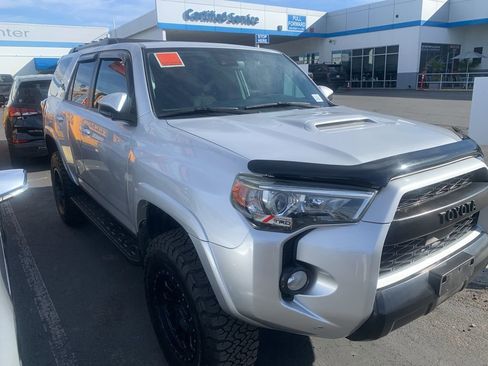 Used 2020 Toyota 4Runner TRD Off-Road image 4