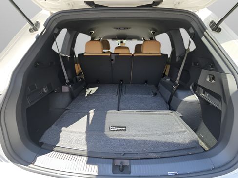 Used 2023 Volkswagen Tiguan SE FWD image 26
