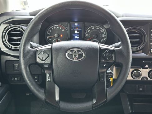 Used 2022 Toyota Tacoma SR AWD/4WD image 32