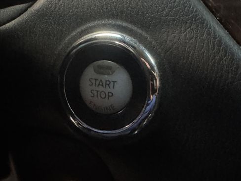 Used 2014 Nissan Pathfinder SL w/ SL Tech Package image 15