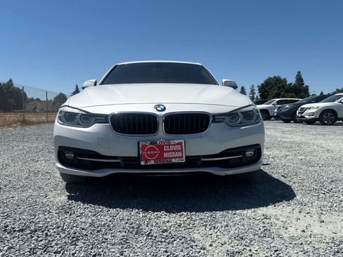 Used 2018 BMW 330i Sedan w/ Convenience Package RWD image 11