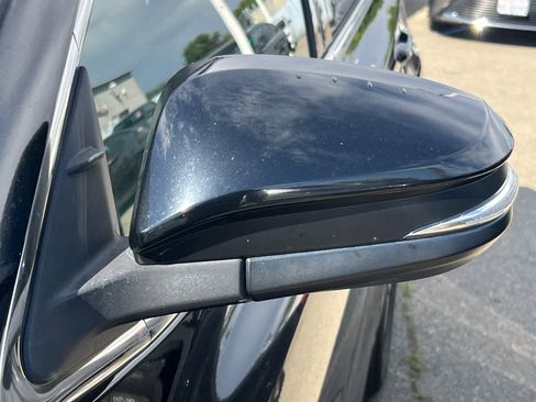 Used 2017 Toyota Highlander XLE w/ Carpet Mat Package image 9