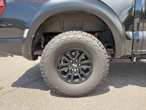 Used 2025 Ford F150 Raptor AWD/4WD image 9