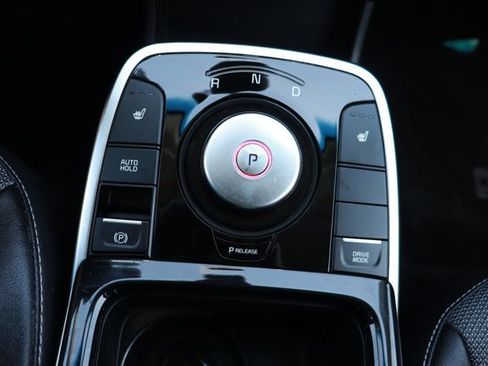Used 2022 Kia Niro EX FWD image 19