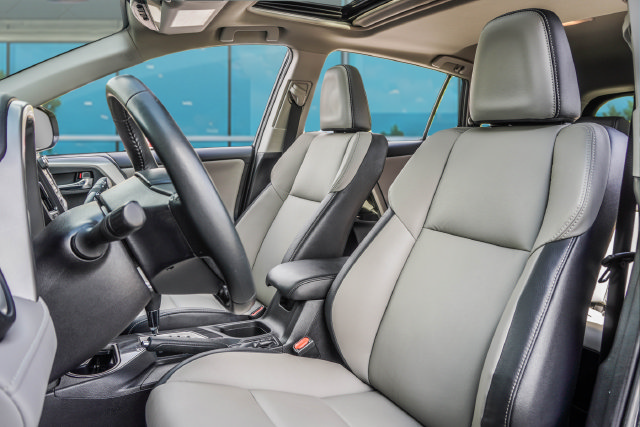 Used 2018 Toyota RAV4 Limited w/ Advanced Technology Package AWD/4WD image 10