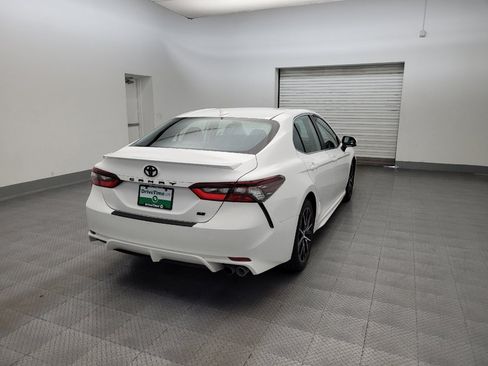 Used 2021 Toyota Camry SE w/ Carpet Mat Package (TMS) FWD image 9
