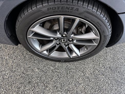 Used 2011 Lexus IS 250 w/ F-Sport Pkg w/Summer Tires RWD image 13