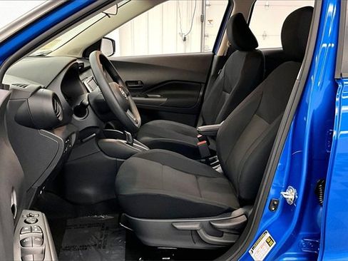 New 2025 Nissan Kicks Play S image 9